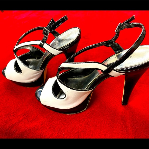 Apostrophe Platform Heels - Picture 3 of 6